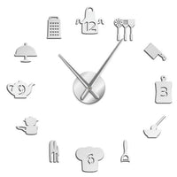 Grosse et grande horloge murale pour la cuisine de couleur grise