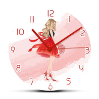 horloge murale belle fille