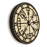 decoration-horloge-vegvisir-au-mur
