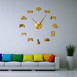 Horloge murale adhésive design gamer de couleur dorée, idée de décoration originale pour chambre de geek, bureau ou salon