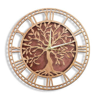 Horloge murale en bois Arbre de Vie avec un arbre décoratif au centre du cadran, composé de branches et de feuilles en relief. Son fond en bois plus foncé met en valeur la silhouette de l’arbre et apporte une belle profondeur au design. Les chiffres romains donnent un style élégant tandis que les aiguilles jaunes offrent un contraste lumineux. Cette horloge murale bois légère et facile à installer est idéale pour décorer un salon, une chambre ou une entrée. 