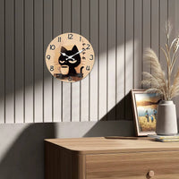 Horloge murale représentant un chat noir légèrement endormi en train de boire une tasse de café fumante dans sa cuisine ou son bureau. Le cadran beige est décoré d'inscriptions japonaises qui apportent une élégante ambiance asiatique. Les chiffres des heures entourent l'illustration tandis que deux aiguilles blanches complètent cette horloge décorative idéale pour une cuisine, un bureau ou un coin café au style japonais dans le bureau