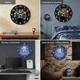 Mise en situation de l'horloge murale gaming dans un salon, une chambre d'enfant, un bureau de joueur et une salle de jeux pour une décoration intérieure geek et moderne