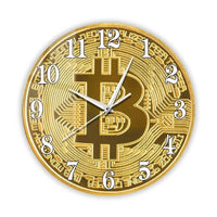 Horloge murale Bitcoin avec logo de la crypto-monnaie au centre du cadran en couleur jaune dorée, chiffres blancs et aiguilles blanches, décoration moderne pour passionnés de Bitcoin et de technologie.
