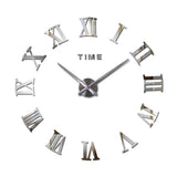 Horloge murale en stickers effet miroir argent avec grands chiffres romains design moderne