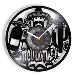 Horloge murale Tequila  Time en vinyle 30 cm avec Mexicain, bouteille de tequila, cactus, sombrero et guitare, décoration originale pour salon, chambre ou bar