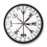 horloge murale Valnuuk style nordique avec cadran blanc boussole viking Vegvisir noire runes scandinaves Futhark et trotteuse rouge avec cadran