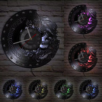 Horloge murale lumineuse LED motif guerrière viking et bouclier