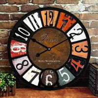 Horloge murale vintage industriel colorée style rustique fond métal rouillé Paris Hôtel Westminster