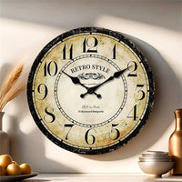 une horloge murale vintage au style rétro de paris au mur
