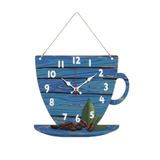 Pendule murale originale bleue en forme de tasse de café avec des grains et des feuilles de café