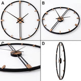Vue sous plusieurs angles et de profil d'une horloge murale décorative minimaliste noire et dorée sur fond blanc.