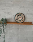 horloge murale industrielle du café de la gare Paris au style vintage et rétro avec chiffre romain pour salon