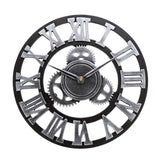 horloge industrelle avec engrenage et chiffres romains gris