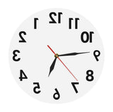Horloge inversée ronde 30 cm blanche design tournant en sens antihoraire et contraire avec effet miroir
