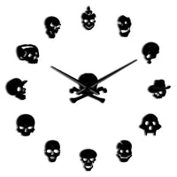 L'horloge murale 3D tête de mort noire remplace les chiffres traditionnels par 12 crânes sculptés au style unique. Son acrylique effet miroir brillant capte la lumière pour offrir un relief spectaculaire et une touche rock chic à votre pièce. Grâce à sa fixation adhésive sans perçage et son diamètre ajustable, elle s'installe facilement sur tout type de mur.