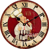 Horloge murale cuisine rigolote, analogique et vintage, avec chef cuisinier, bouteille et verre de vin rouge, décoration rouge de style bistrot