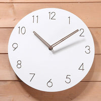 horloge murale scandinave en bois blanc style moderne