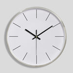 horloge murale scandinave style minimaliste au cadran de couleur grise de diametre 30 cm