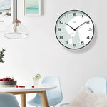 horloge murale scandinave ours nordique dans le salon