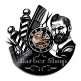Horloge murale Barber Shop en vinyle recyclé avec motifs de barbier vintage, ciseaux, peignes et homme barbu.