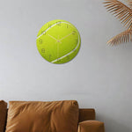 horloge murale balle de tennis dans le salon