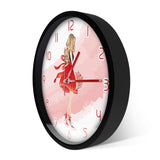 horloge murale belle fille avec cadran noir
