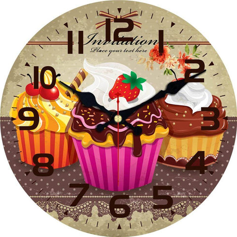 horloge murale cuisine cake sucré et coloré