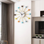une horloge murale design coloré décorative cuisine