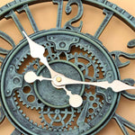 horloge design </br>mecanisme apparent