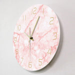 horloge murale style scandinave aesthetic nordique couleur rose avec mouvement à quartz pour décoration murale de diamètre 30 cm et design
