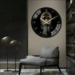 horloge murale scandinave noir et or dans un chambre