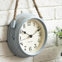 horloge murale scandinave grise suspendue décorative pour salon