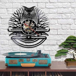 horloge murale vinyle hibou dans le salon